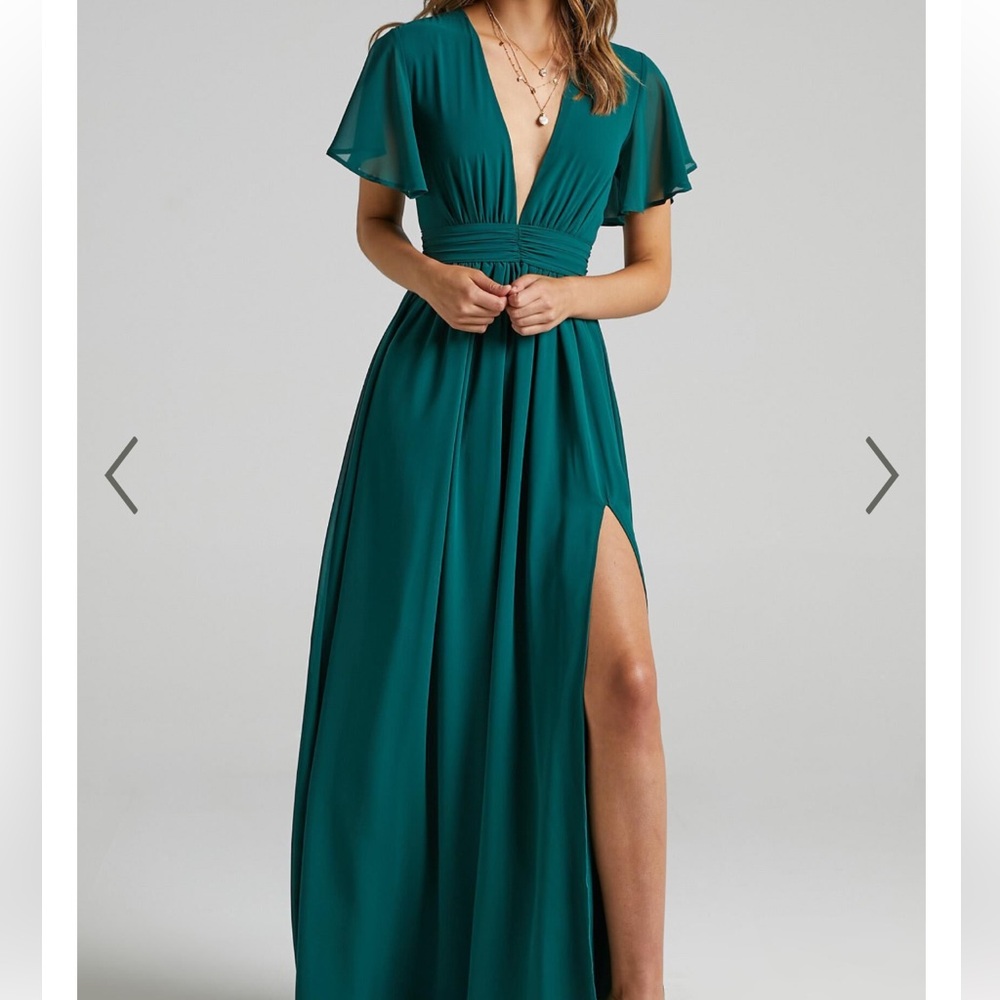 NWT Showpo. Flutter Sleeve Plunging Neckline Chiffon Maxi Dress